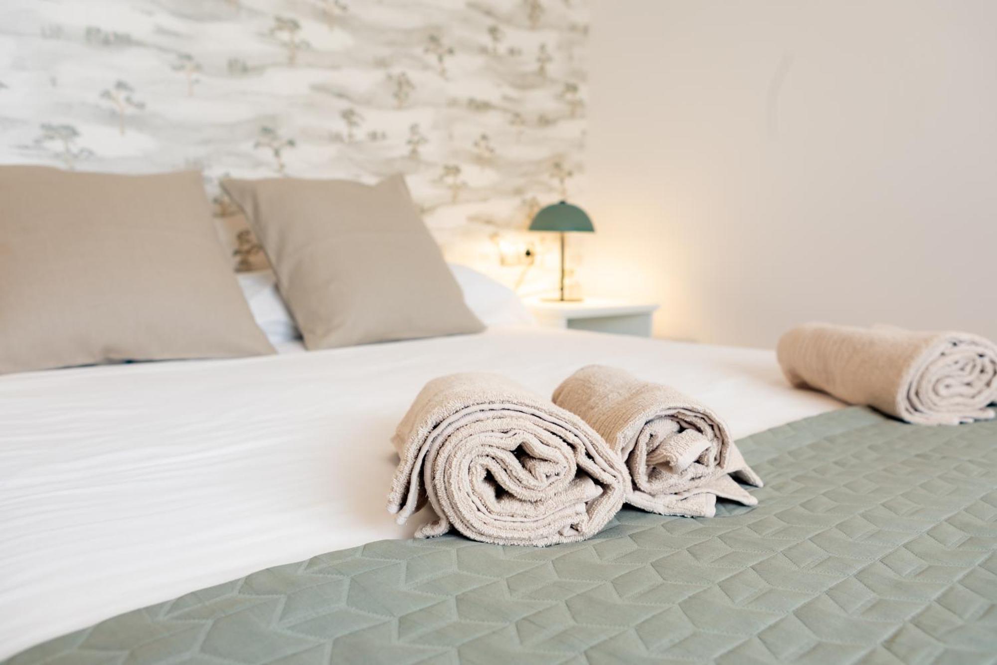 Teatro Suites Malaga City Flat Exterior foto